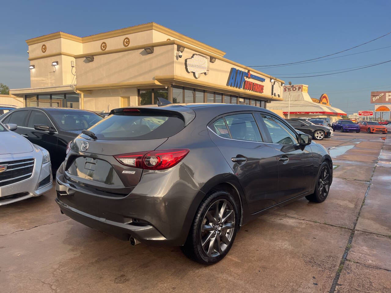 Vehicle image 4 of 12