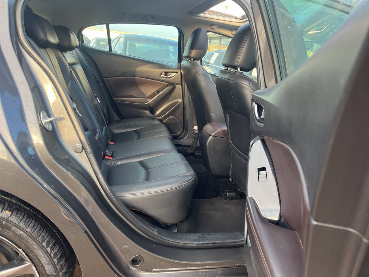 Vehicle image 8 of 12