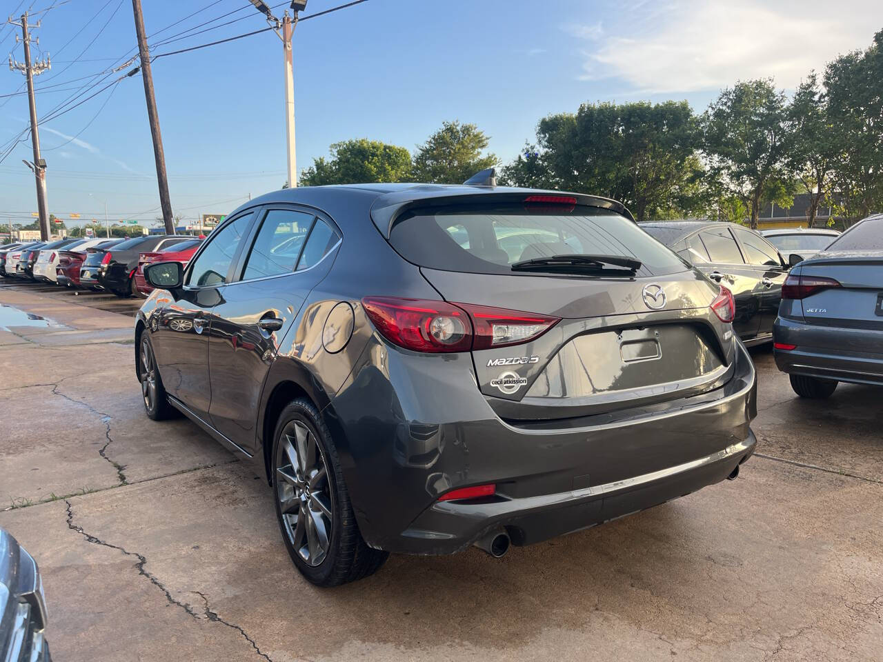 Vehicle image 6 of 12