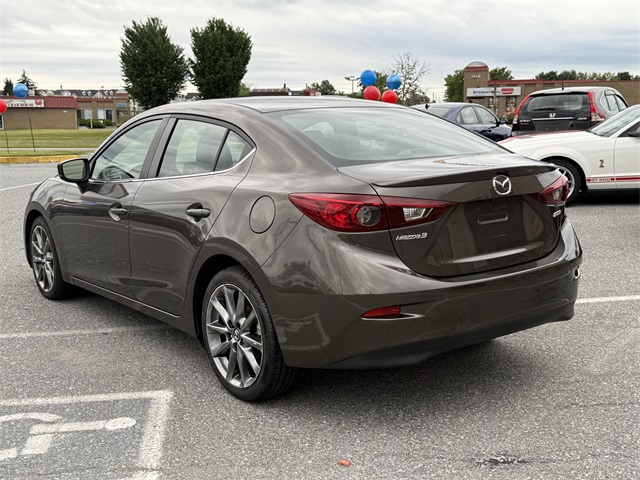 Vehicle image 7 of 24