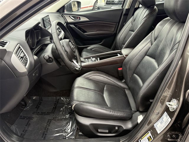 Vehicle image 12 of 24