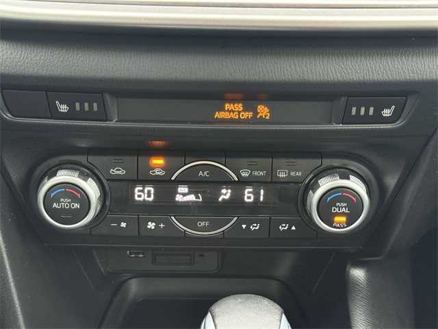 Vehicle image 18 of 24