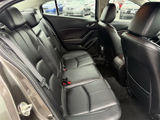 Vehicle image 10 of 24