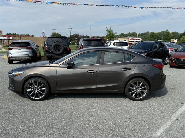 Vehicle image 8 of 24