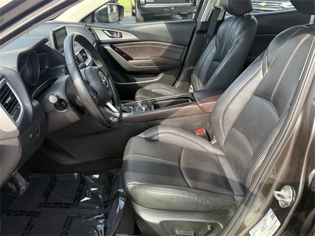 Vehicle image 13 of 24