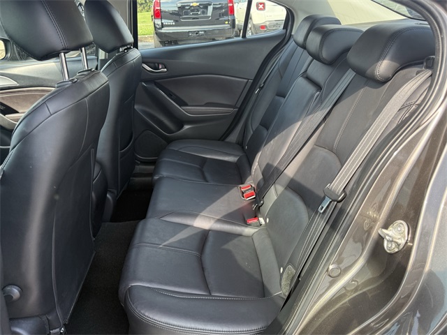Vehicle image 12 of 24
