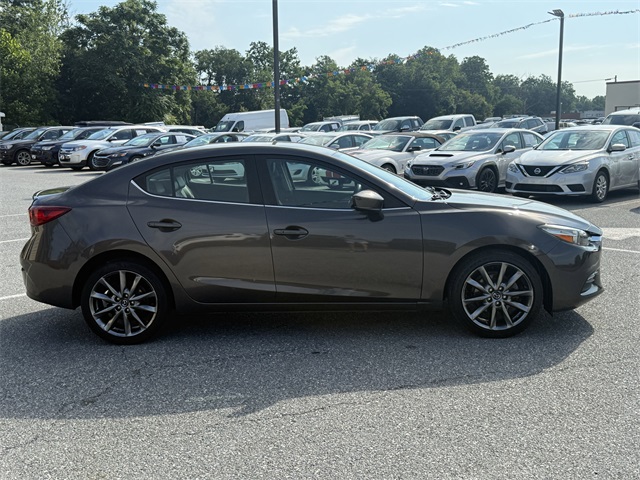 Vehicle image 4 of 24