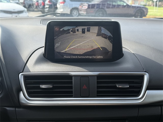 Vehicle image 17 of 24