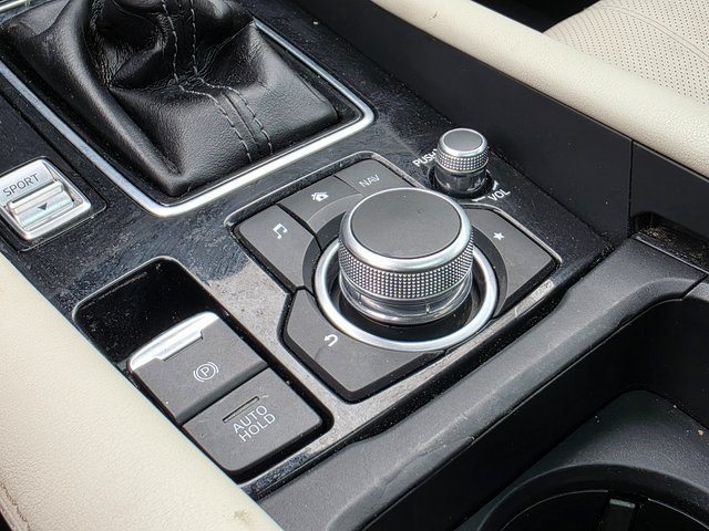 Vehicle image 31 of 37