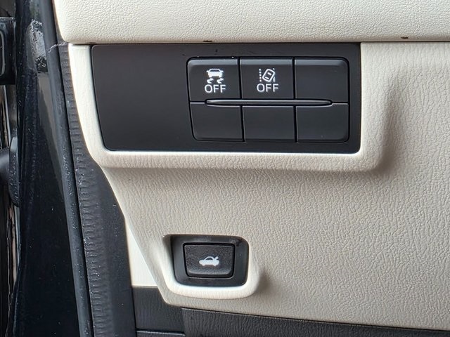Vehicle image 36 of 37