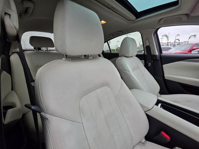 Vehicle image 11 of 37
