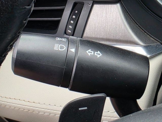 Vehicle image 34 of 37