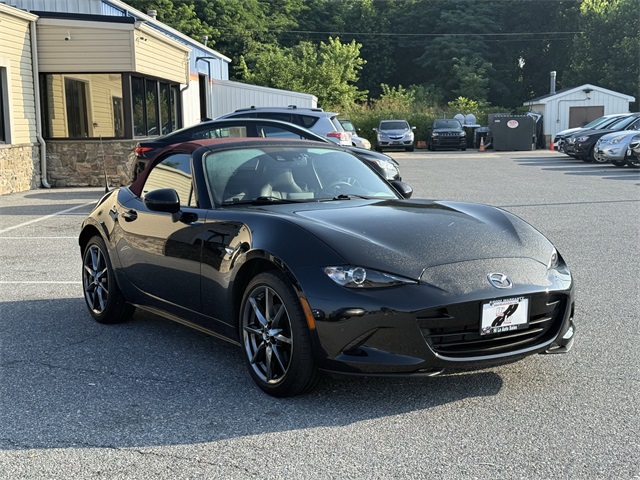 Vehicle image 3 of 21