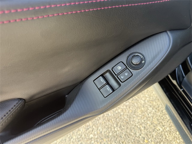 Vehicle image 17 of 21