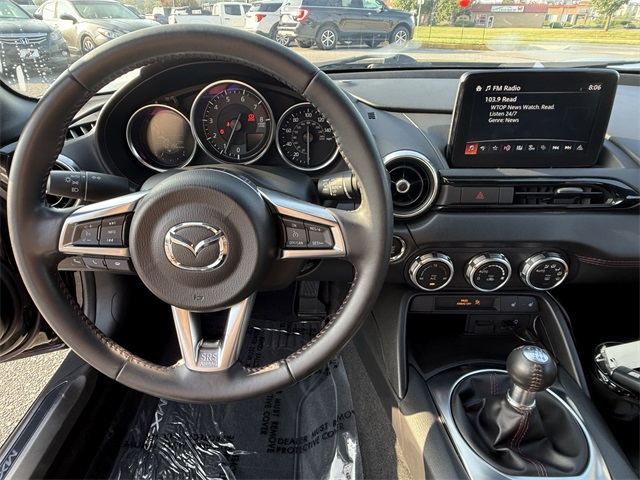 Vehicle image 11 of 21