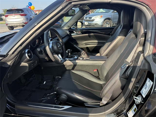 Vehicle image 9 of 21