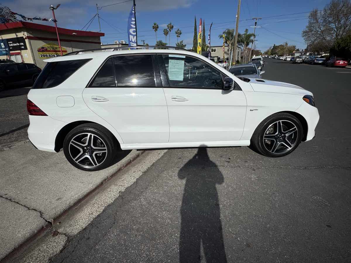 2018 Mercedes-Benz GLE AMG 43 Image 2 of 24