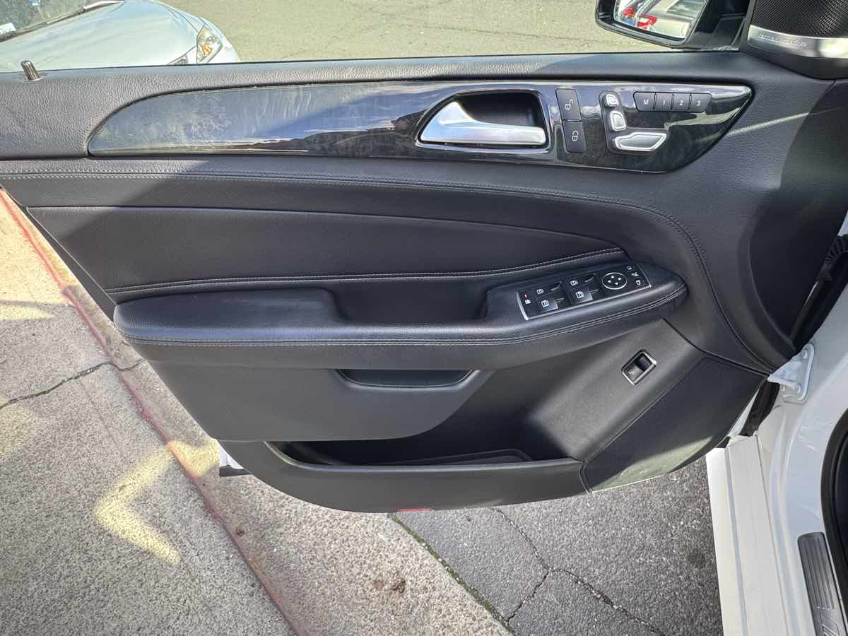 2018 Mercedes-Benz GLE AMG 43 Image 14 of 24