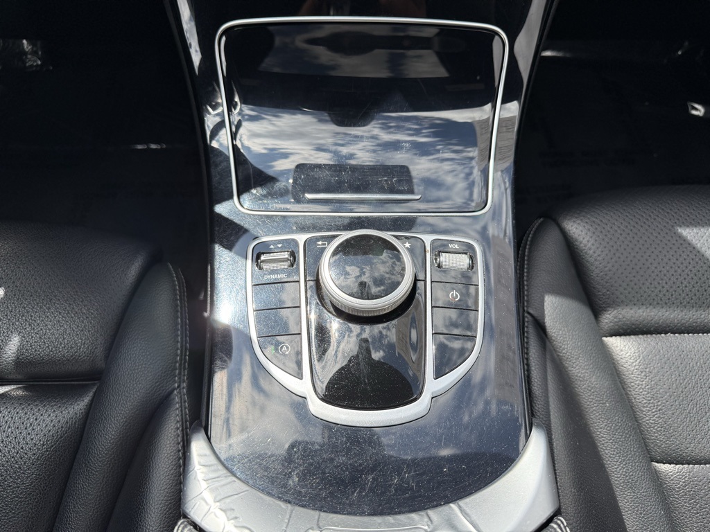 Vehicle image 23 of 26
