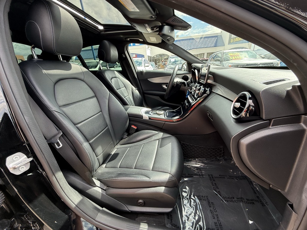 Vehicle image 13 of 26