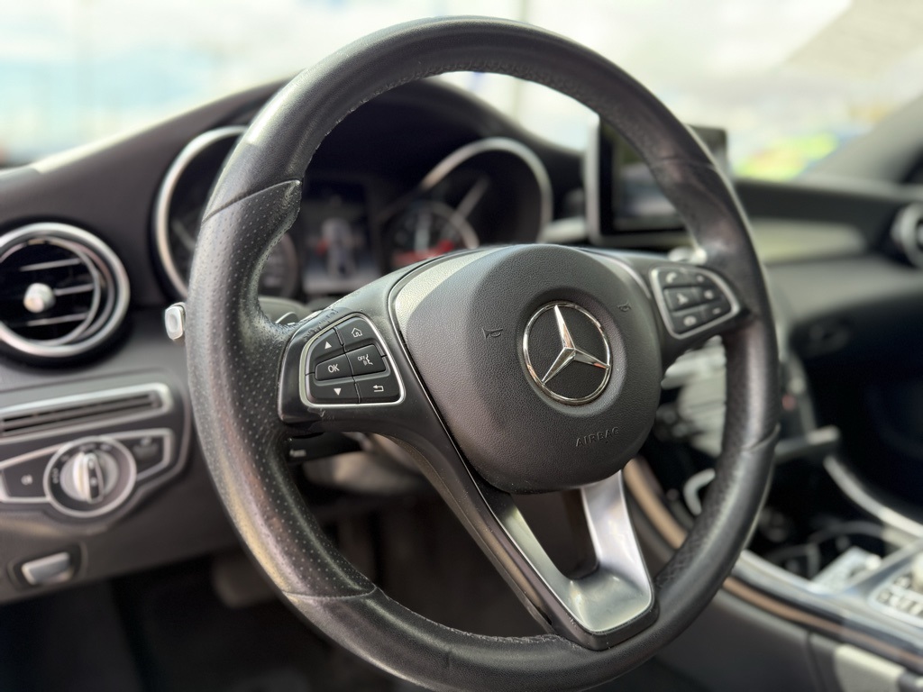 Vehicle image 17 of 26