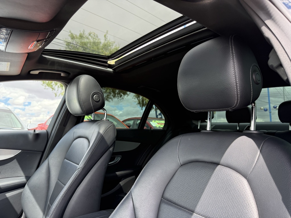 Vehicle image 25 of 26