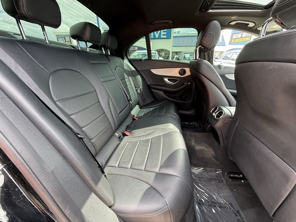 Vehicle image 11 of 26