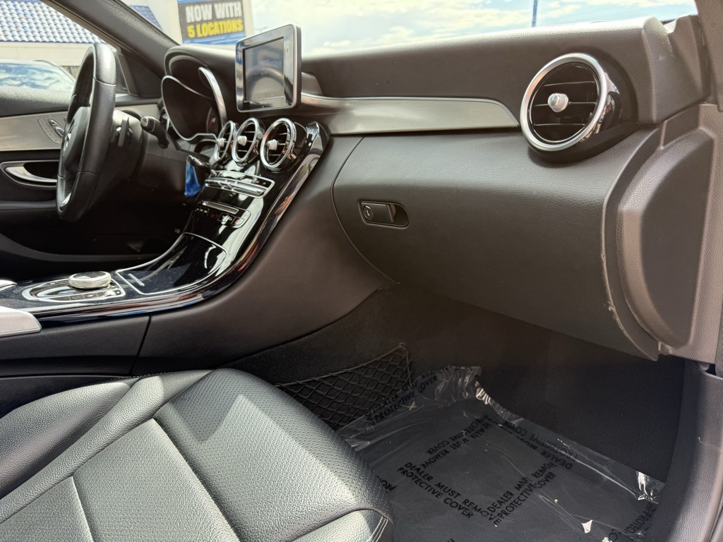 Vehicle image 15 of 26