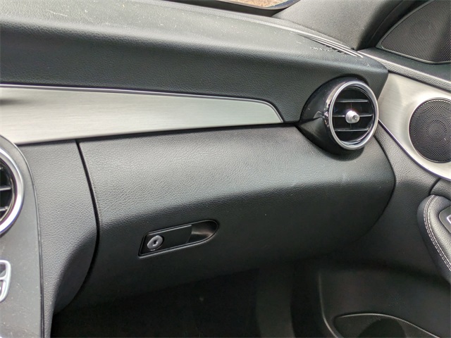 Vehicle image 18 of 32