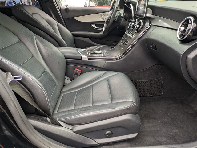 Vehicle image 29 of 32