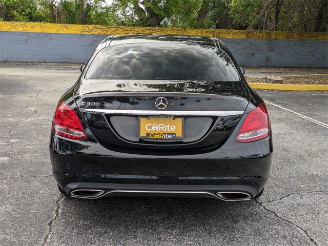 Vehicle image 8 of 32