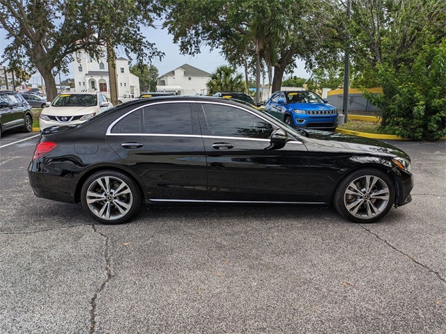 Vehicle image 4 of 32