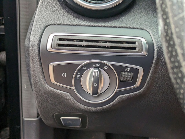 Vehicle image 20 of 32
