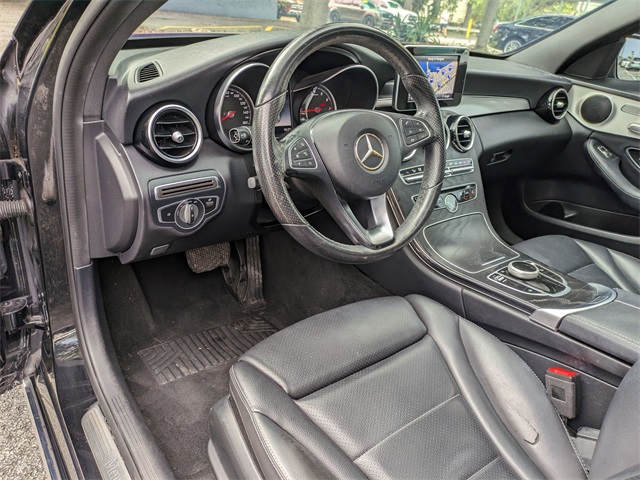 Vehicle image 10 of 32