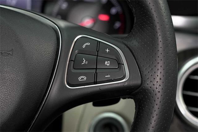 Vehicle image 17 of 34