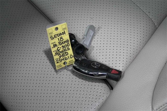 Vehicle image 10 of 34