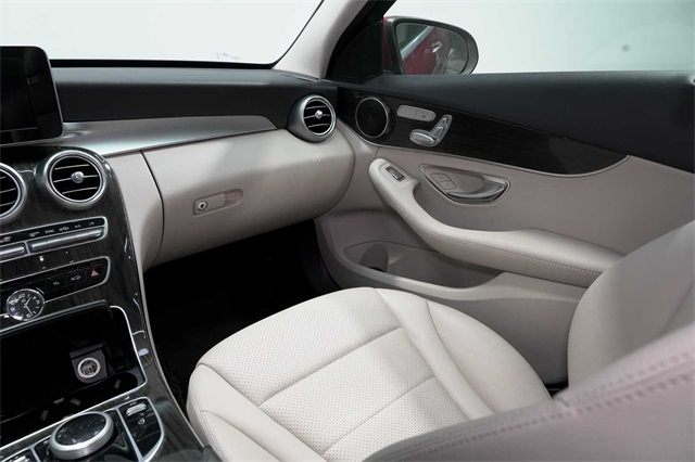Vehicle image 15 of 34