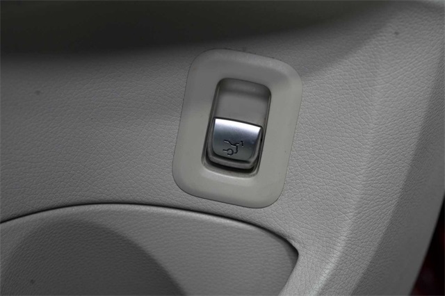 Vehicle image 20 of 34