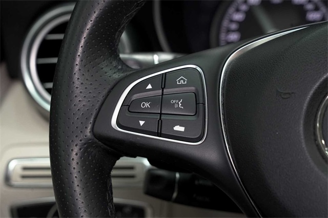 Vehicle image 18 of 34