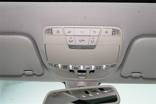 Vehicle image 13 of 34