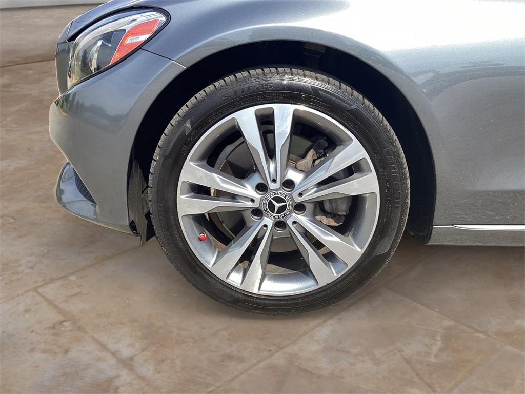 Vehicle image 14 of 25