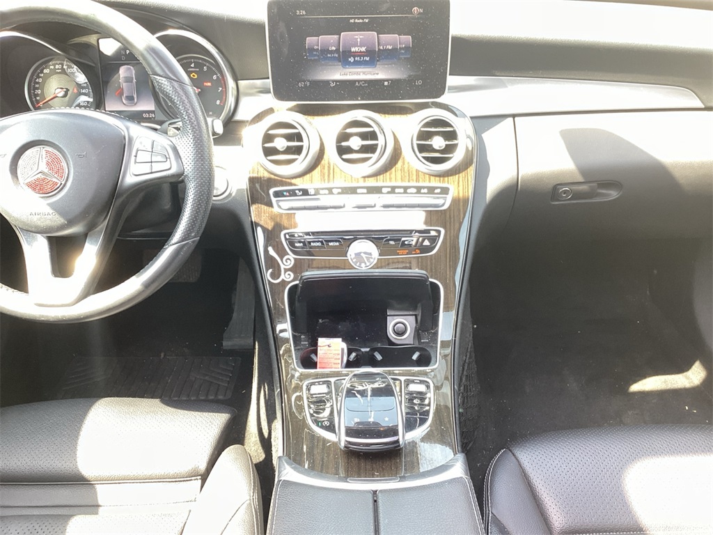 Vehicle image 11 of 25