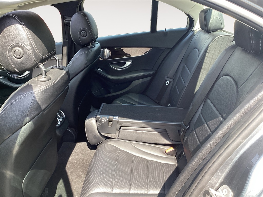 Vehicle image 13 of 25