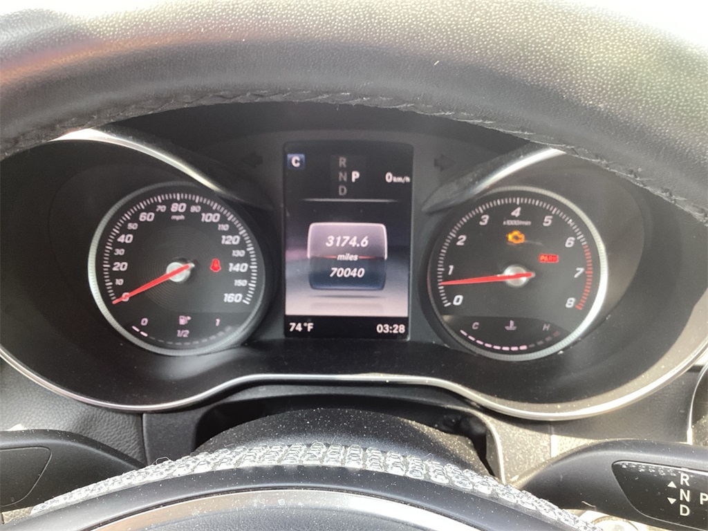 Vehicle image 21 of 25