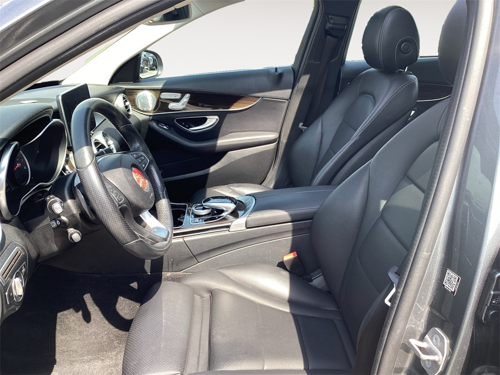 Vehicle image 9 of 25