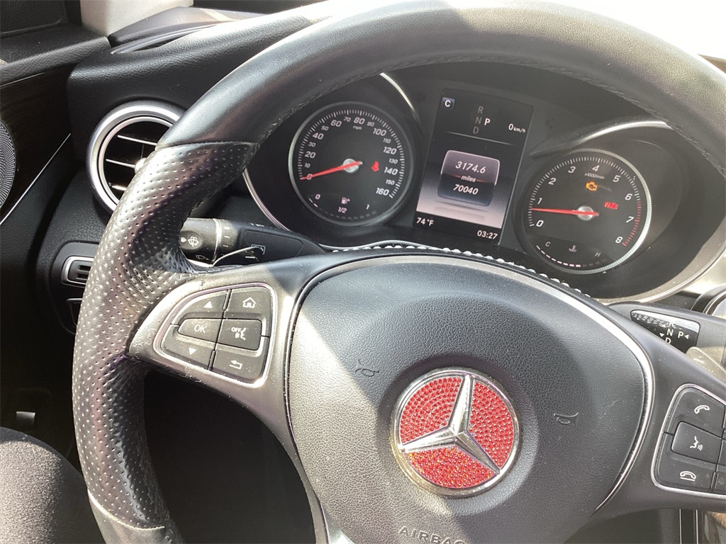 Vehicle image 19 of 25