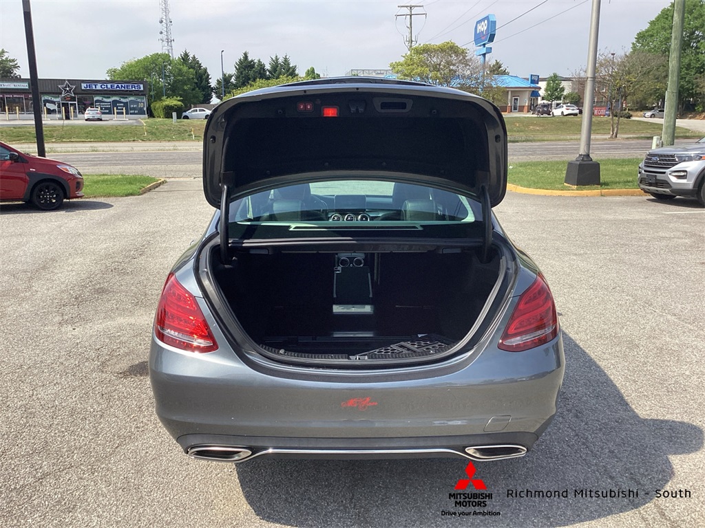 Vehicle image 16 of 25