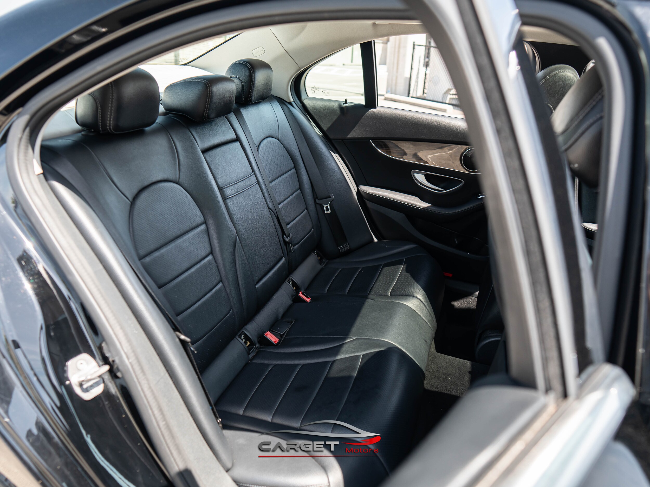 Vehicle image 17 of 51