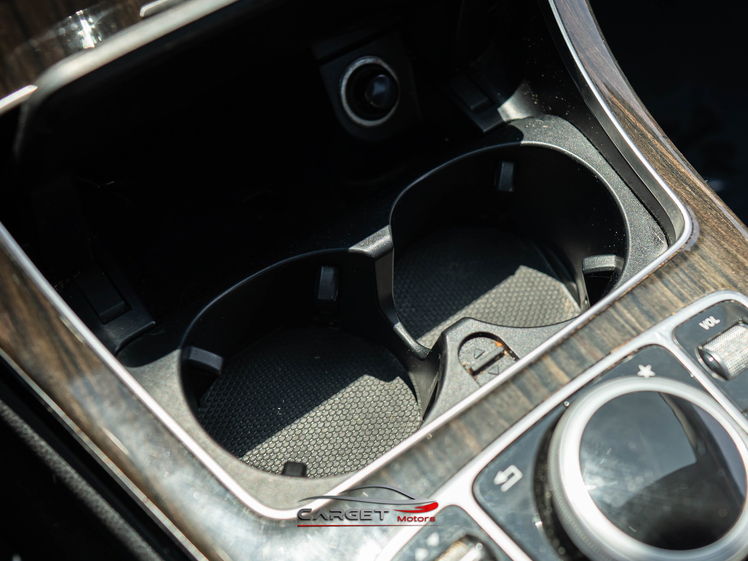 Vehicle image 34 of 51