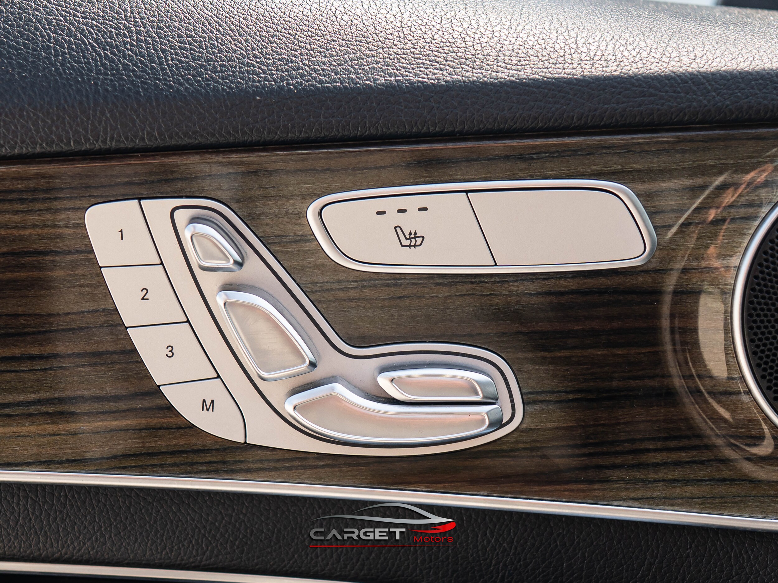 Vehicle image 39 of 51